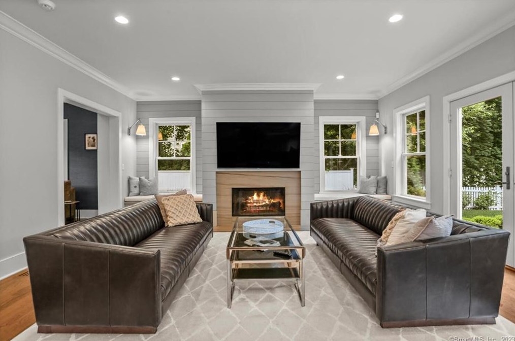 26 Long Lots Ln, Westport CT  06880-3822 exterior