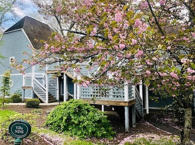 911 Old Pond Ln #911, Norwich, CT 06360