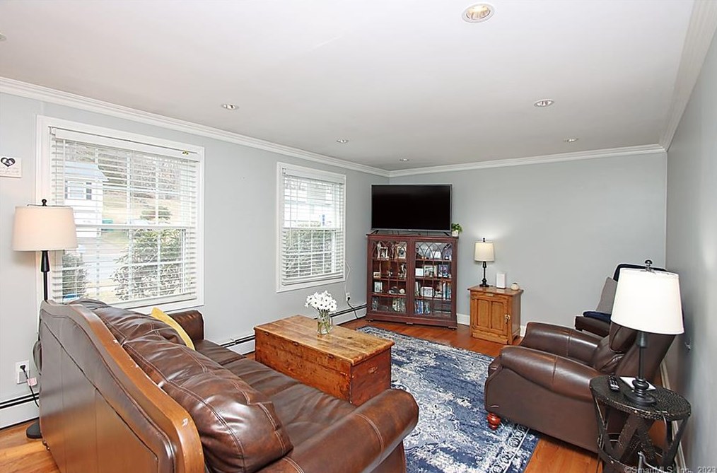 207 Timber Ridge Rd, Middletown, CT 06457