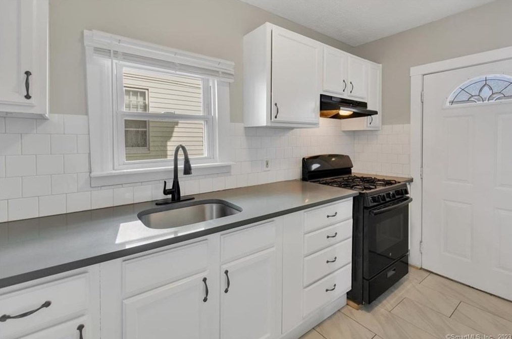 495 Sherman Pkwy, New Haven CT 06511-1749 exterior