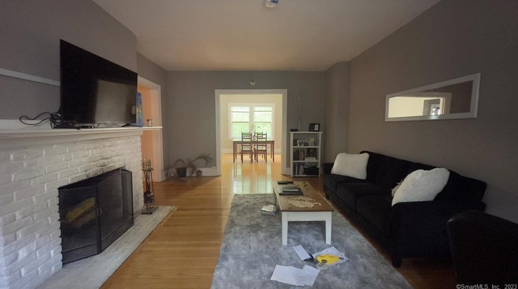814 Farmington Ave #202, Hartford, CT 06119