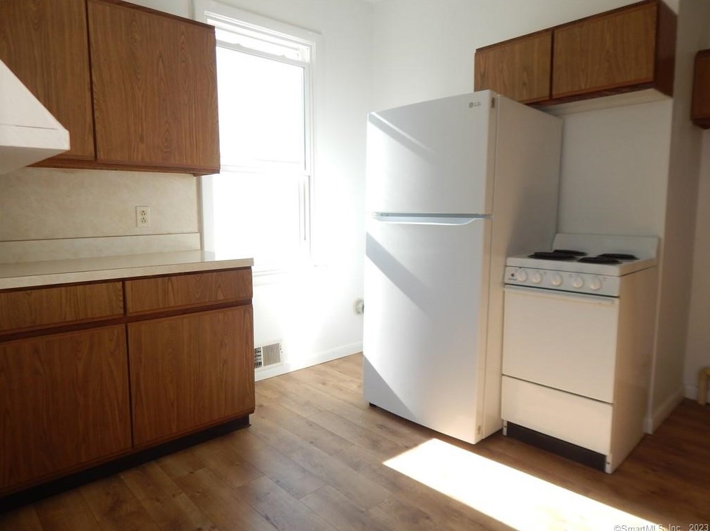 131 Park Ave #a, Derby, CT 06418