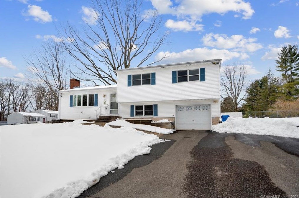 164 Hitchcock Rd, Southington, CT 06489