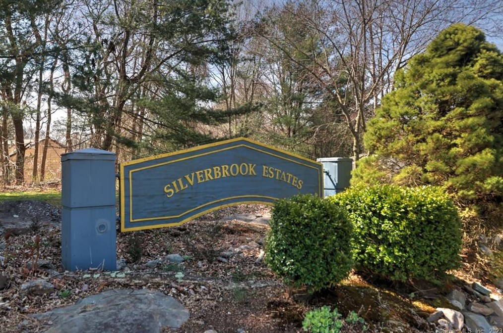 29 Red Cedar Cir, Orange, CT 06477-3536