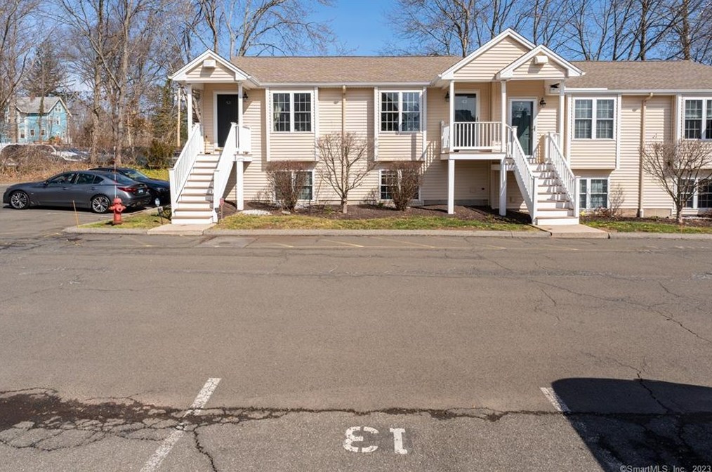 530 Center St #c2, Wallingford, CT 06492
