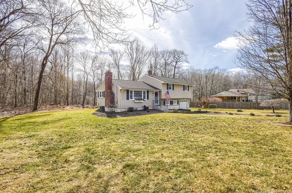 33 Deepwood Dr, Madison, CT 06443