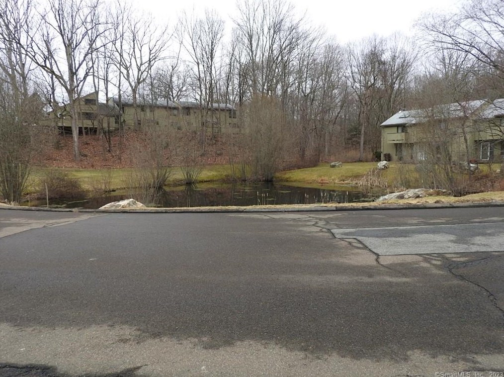 44 Saginaw Trl, Guilford CT  06437-1140 exterior