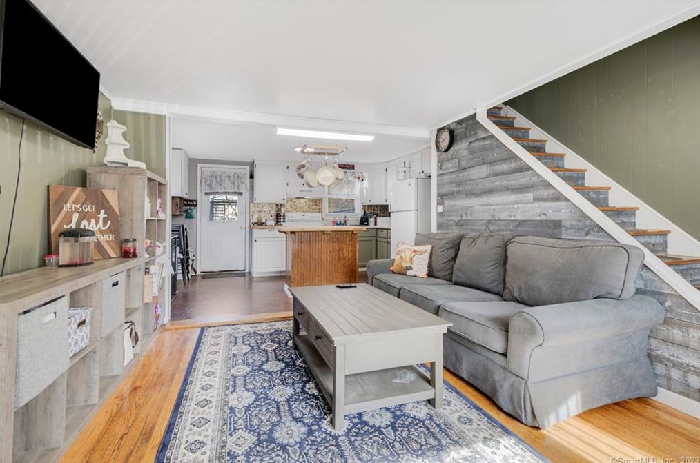 39 John St, Southington, CT 06489