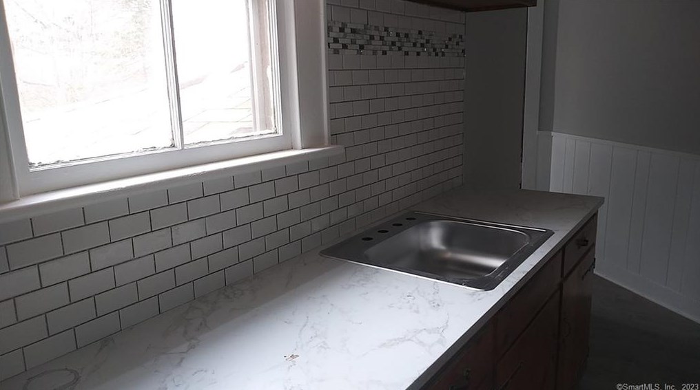 243 Huntington St #2nd, Huntington, CT 06484