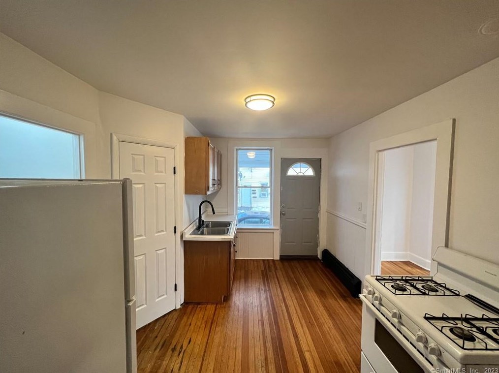 68 Anderson St #1f, Union City, CT 06770