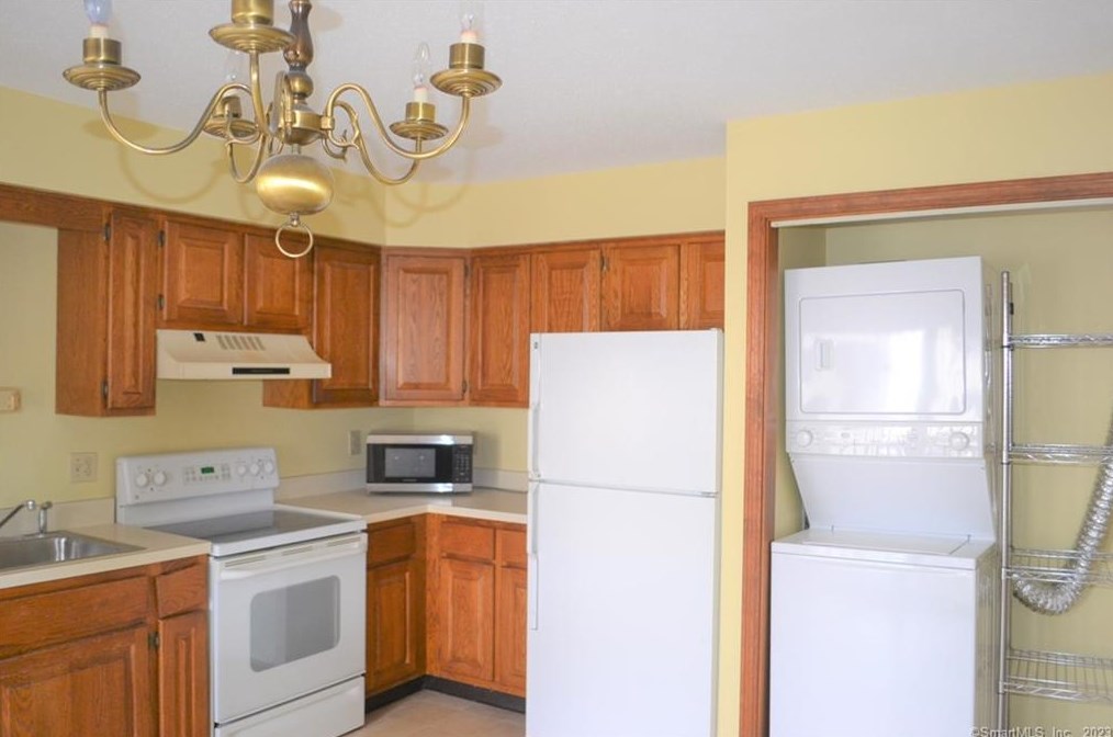 112 Beard Dr Unit 112, Northville, CT