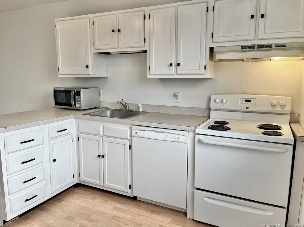 358 Hamilton Ave #16, Norwich, CT 06360