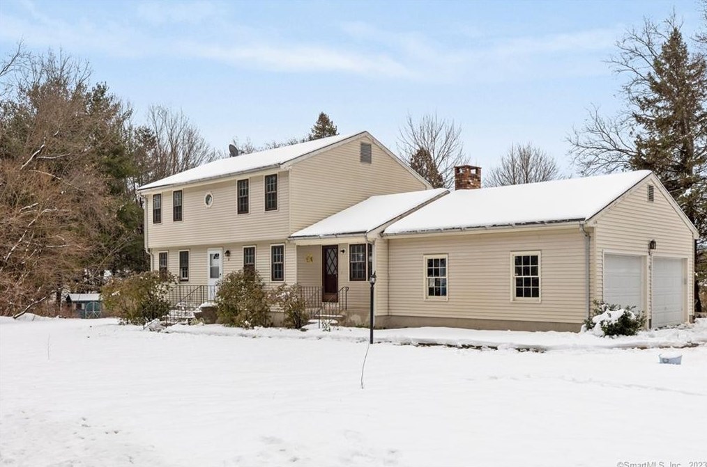 2 Kerr Farm Rd, Simsbury CT  06070-2016 exterior