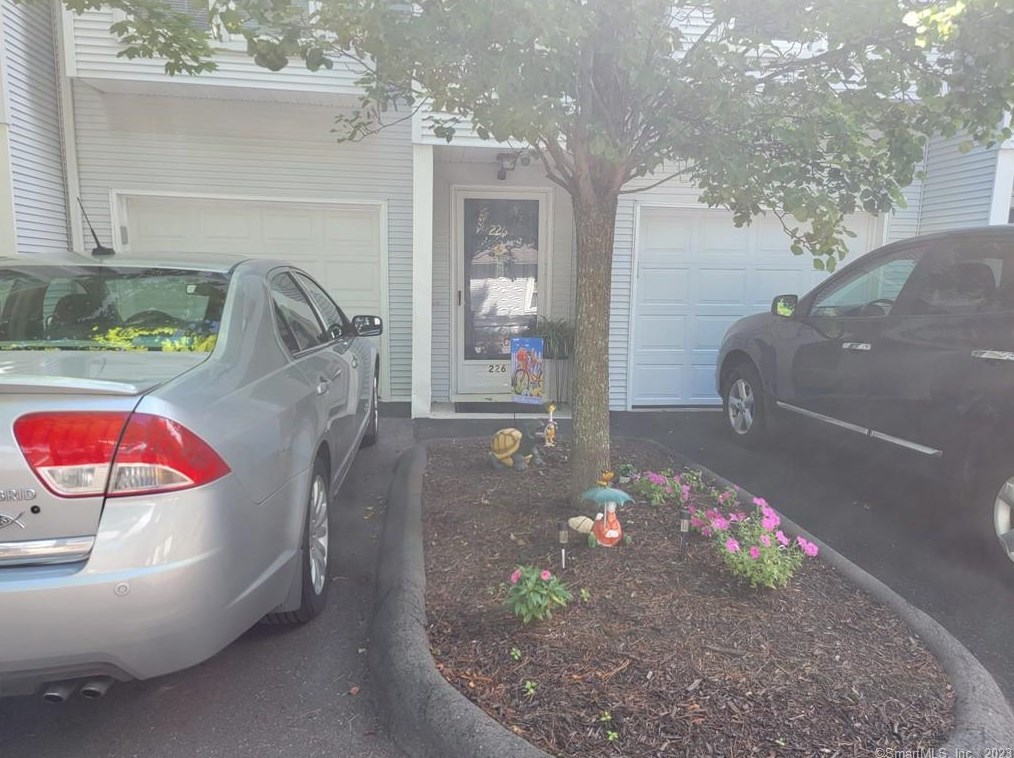 380 Hitchcock Rd #226, Waterbury, CT 06705