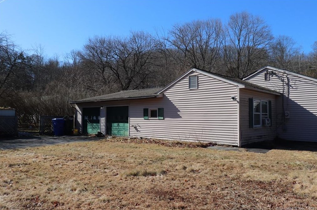 9 Notch Rd Ext, Manchester, CT 06043