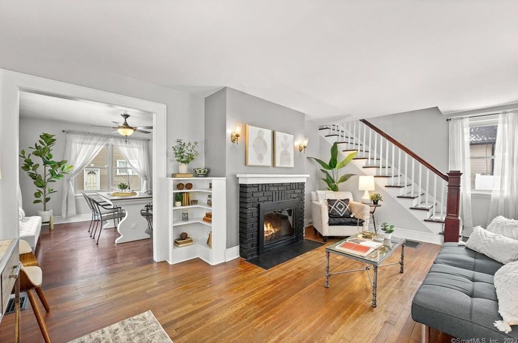 1 Mulberry Ln, Norwalk, CT 06855