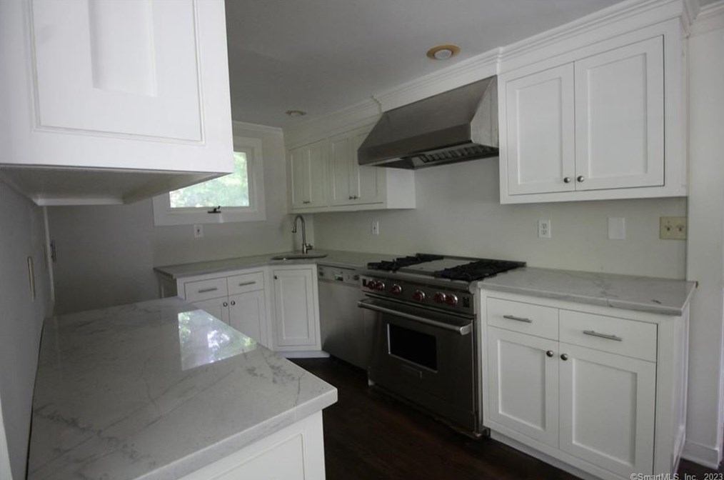526 Danbury Rd, Wilton, CT 06897