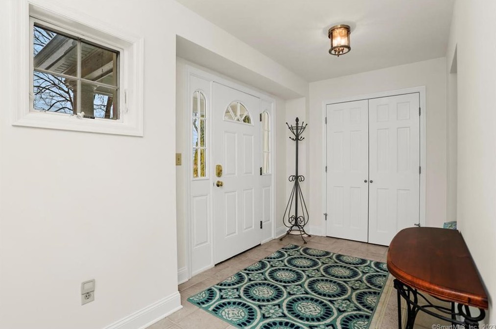 276 Soundview, Stamford, CT 06902