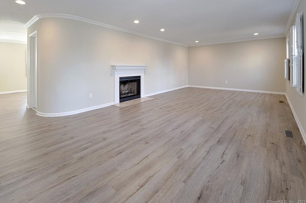 450 Center St Apt 5, Southport, CT 06890