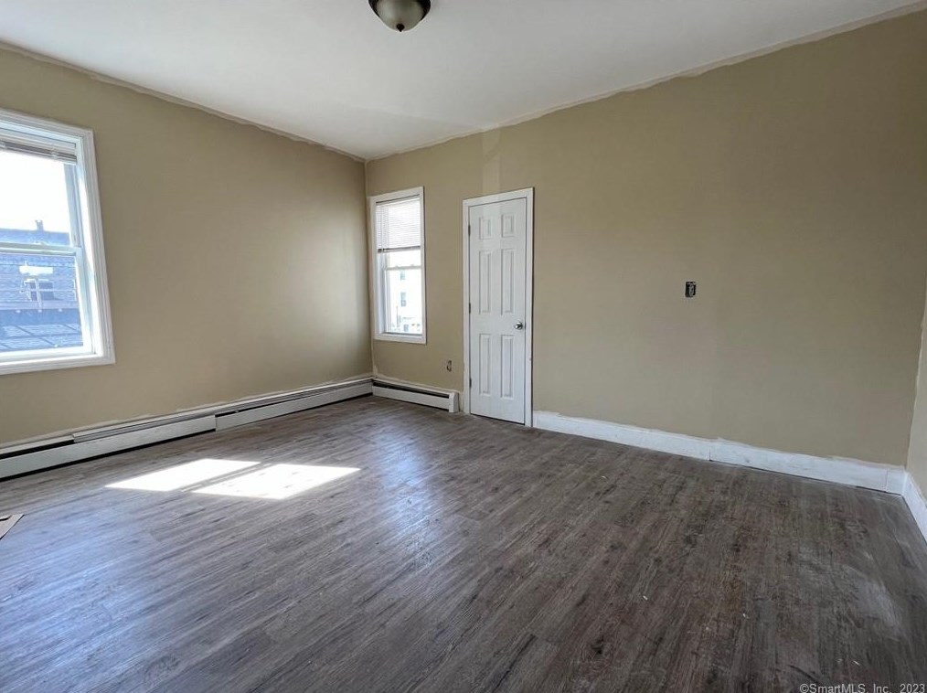 528 E Main St #2r, Bridgeport, CT 06608
