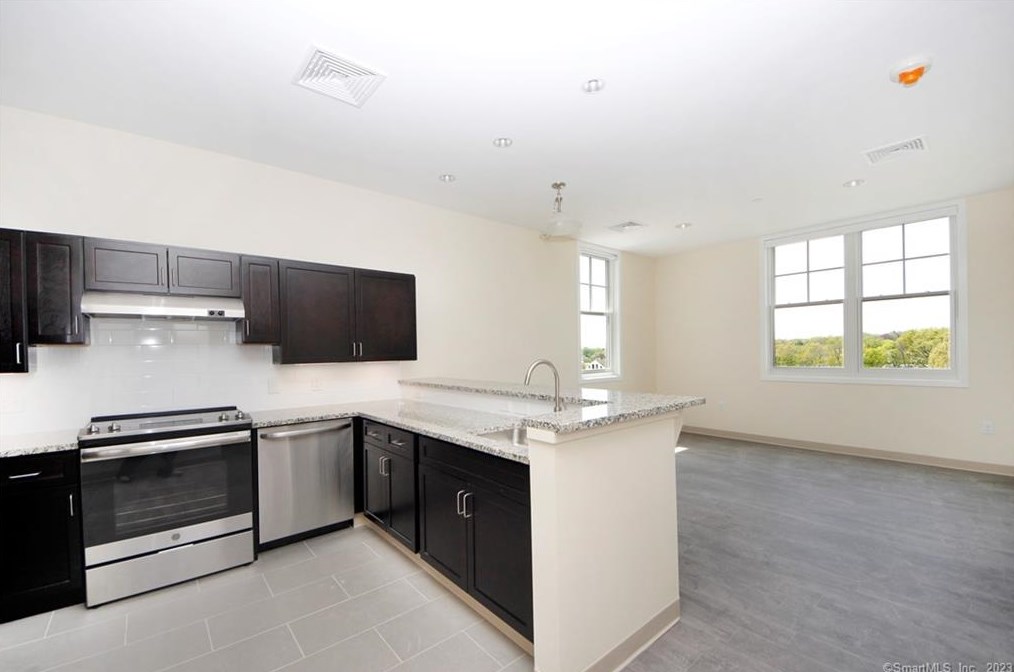 215 Stillwater Ave #505, Stamford, CT 06902