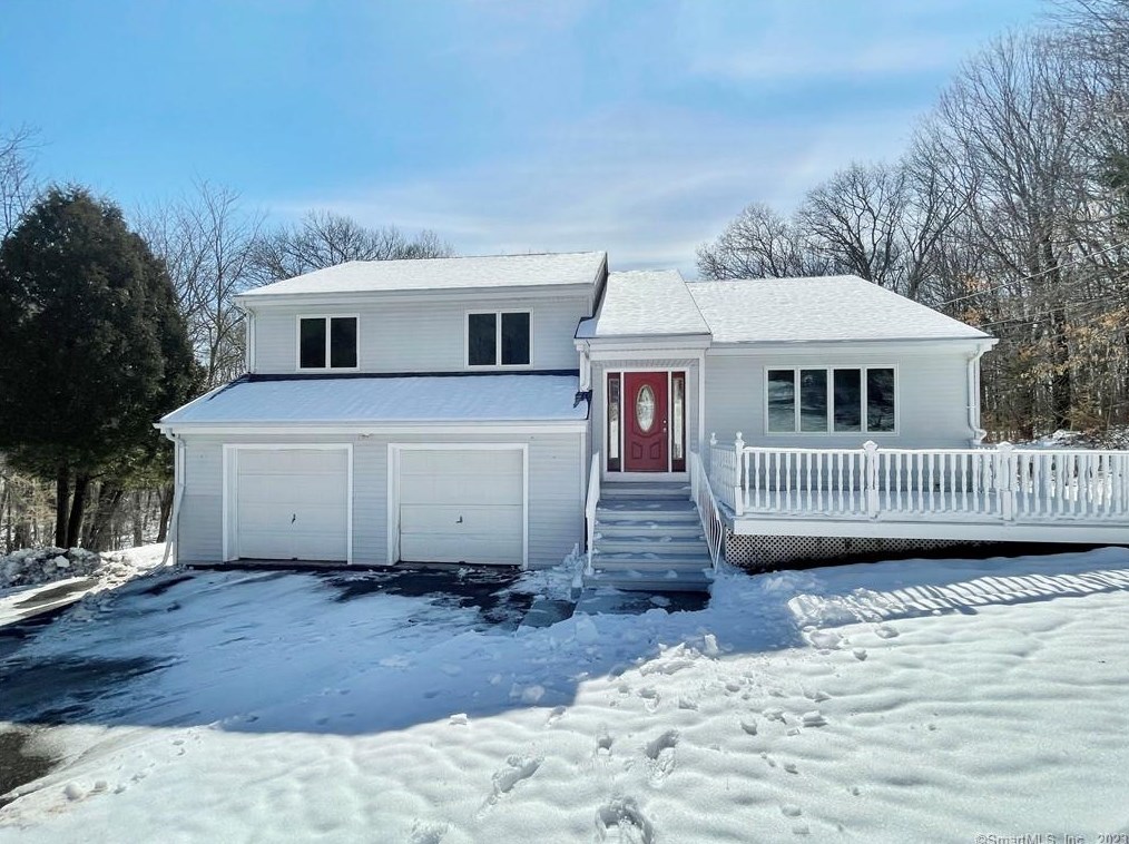 11 Meadowview Ln, Norwich, CT 06360 exterior