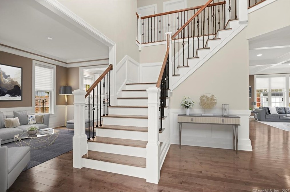 105 Maler Ave, Huntington, CT