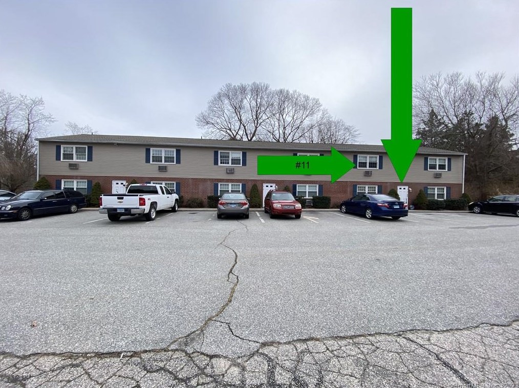 11 Peggy Ln, Niantic, CT 06357