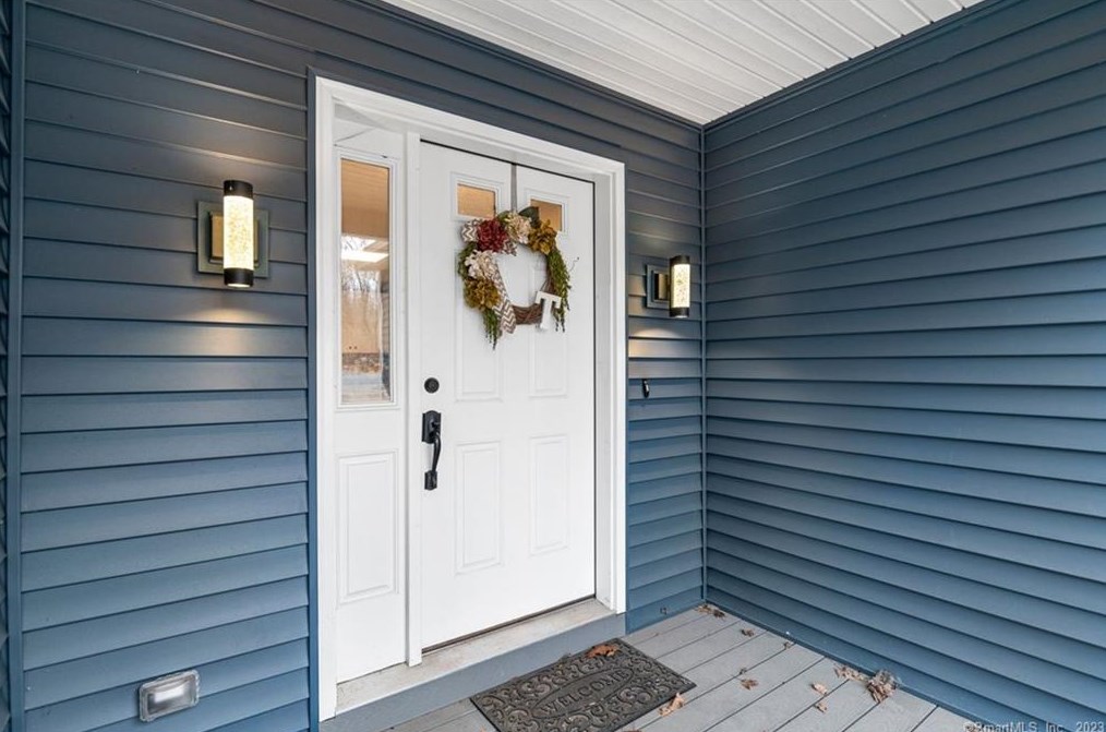 105 Daniel St, East Hampton, CT 06424