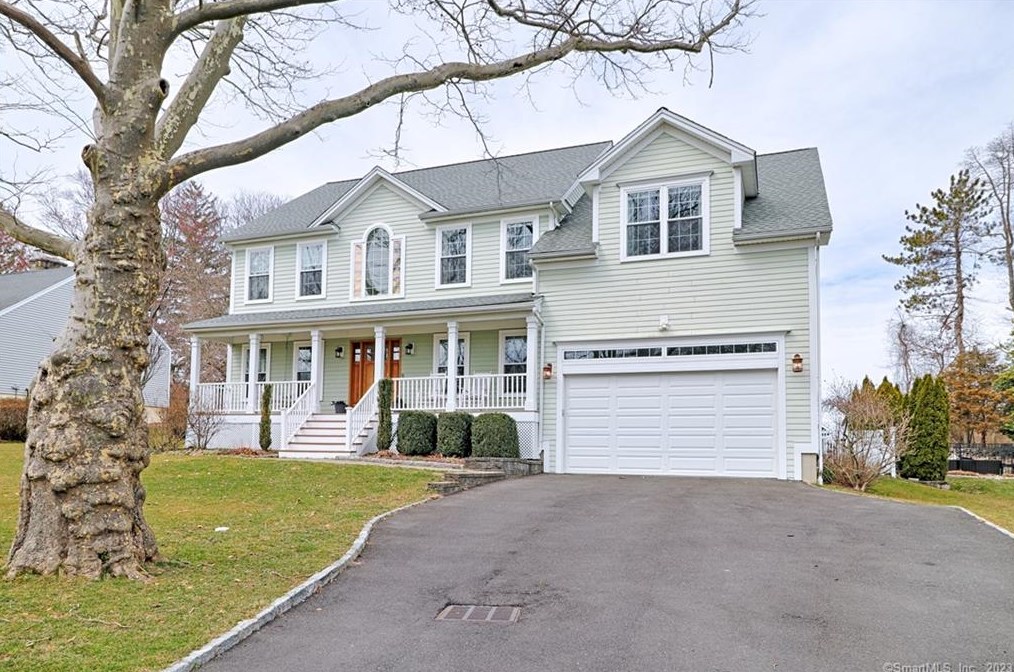 20 Sky Top Dr, Fairfield, CT 06825-1215