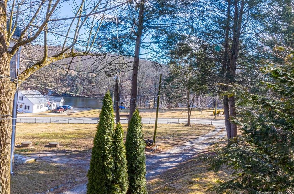 213 Fitchville Rd, Bozrah, CT 06334