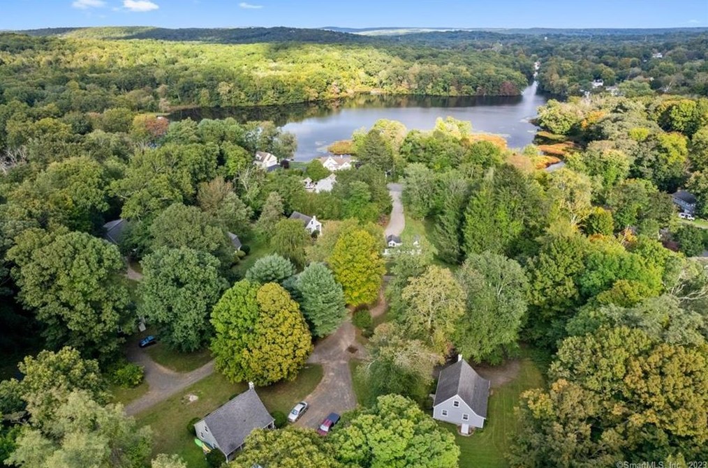 12 Falls River Cir, Ivoryton, CT 06442-1018
