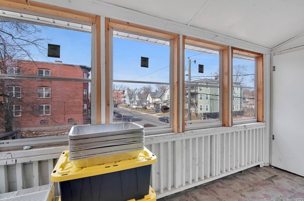 211 Franklin Ave, Hartford CT  06114-1339 exterior