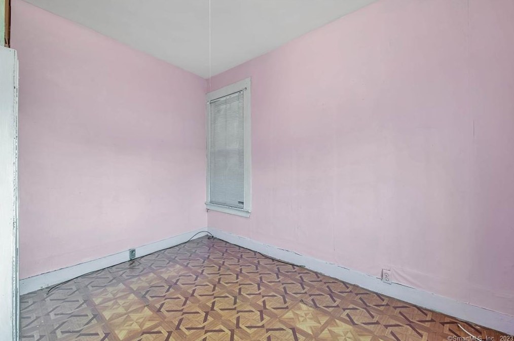 211 Franklin Ave, Hartford CT  06114-1339 exterior