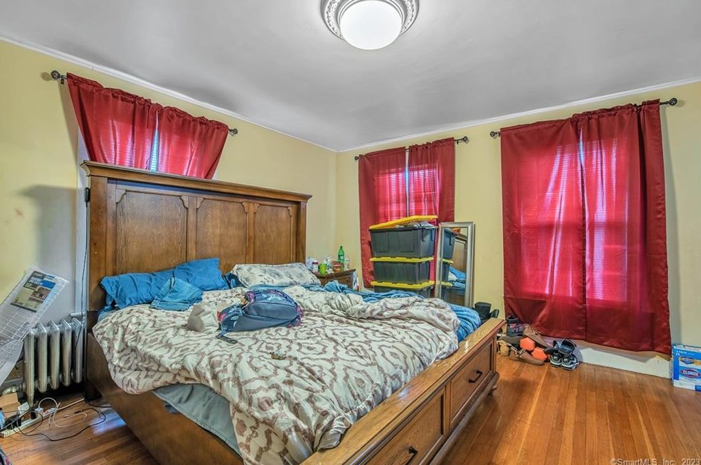 211 Franklin Ave, Hartford CT  06114-1339 exterior