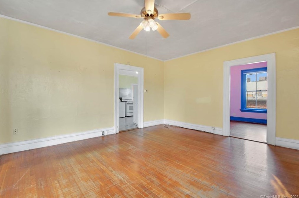 211 Franklin Ave, Hartford CT  06114-1339 exterior