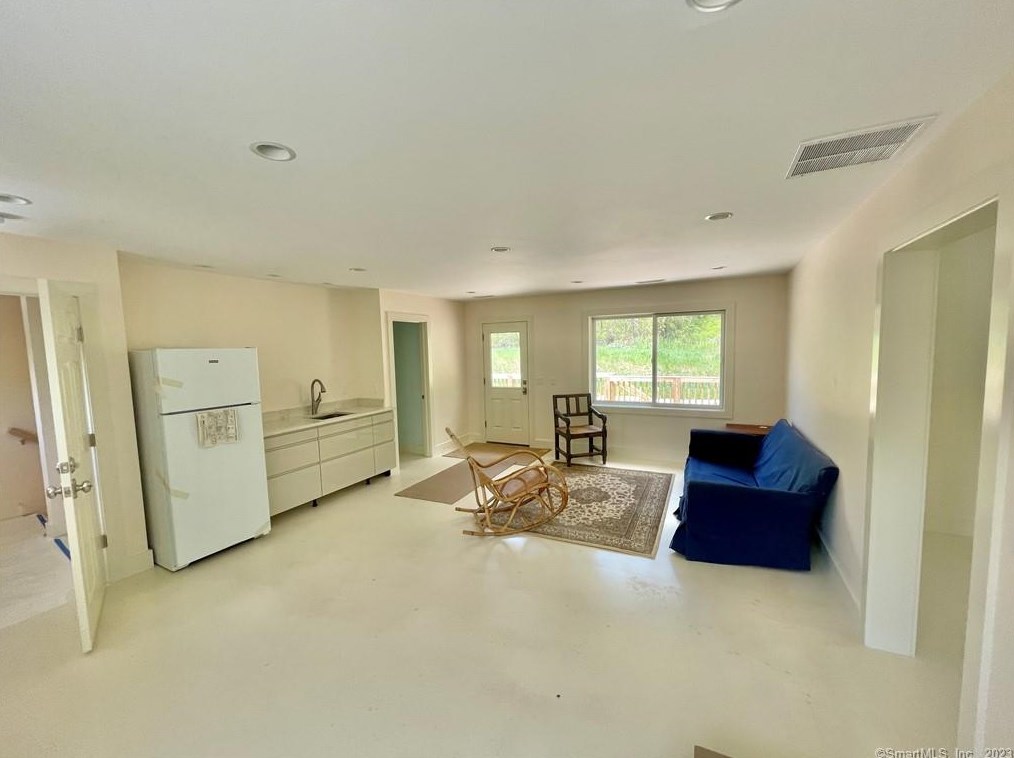 175 Arch Bridge Rd #2, Bethlehem, CT 06751