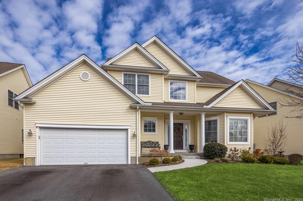 7 Spring Ridge Ct, Danbury, CT 06811 exterior