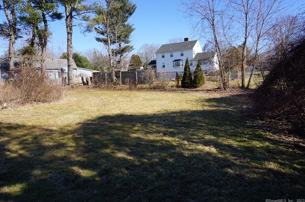 17 Taylor Dr, Portland, CT 06480