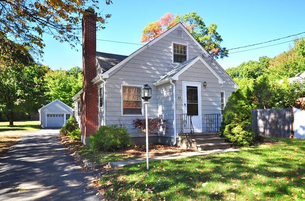 63 S Center St, Windsor Locks, CT 06096