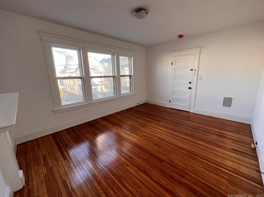 43 Pixlee Pl #2nd, Bridgeport, CT 06610
