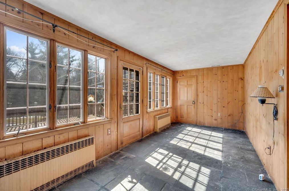 62 Nova Scotia Hill Rd, Watertown CT  06795-2007 exterior