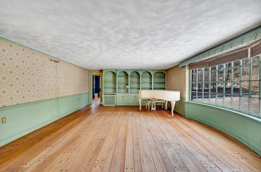 62 Nova Scotia Hill Rd, Watertown CT  06795-2007 exterior