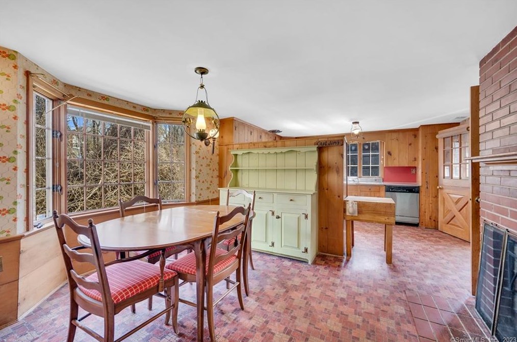 62 Nova Scotia Hill Rd, Watertown CT  06795-2007 exterior