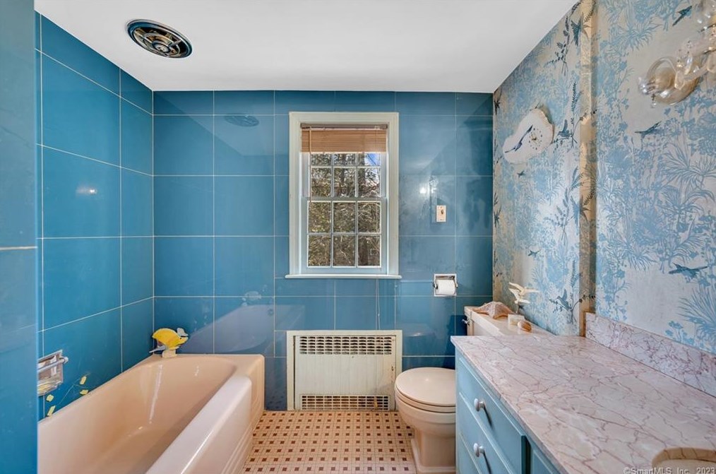 62 Nova Scotia Hill Rd, Watertown CT  06795-2007 exterior