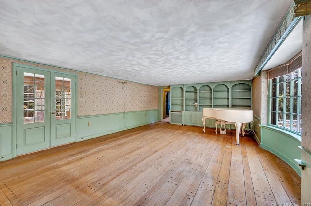 62 Nova Scotia Hill Rd, Watertown CT  06795-2007 exterior