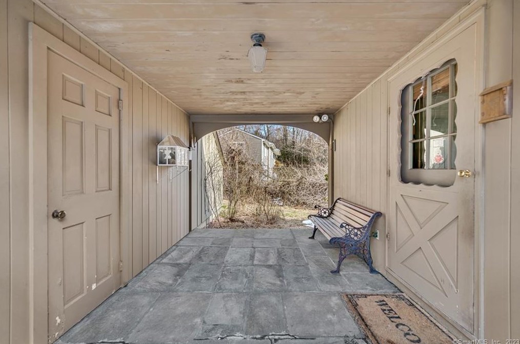 62 Nova Scotia Hill Rd, Watertown CT  06795-2007 exterior