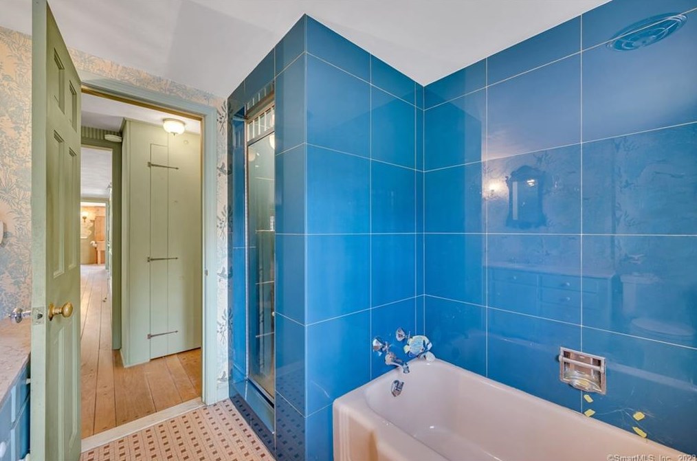 62 Nova Scotia Hill Rd, Watertown CT  06795-2007 exterior