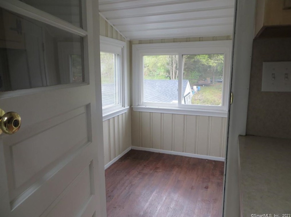 25 Central St, Bristol, CT 06010