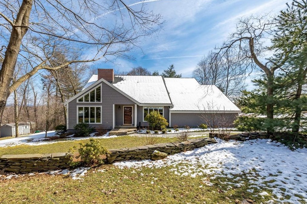 20 Metacomet, East Granby, CT 06026
